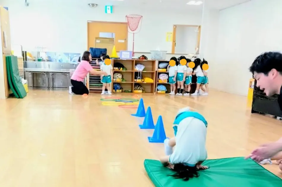 体 育